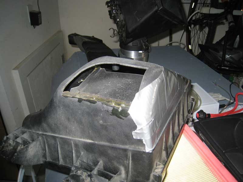 Modified airbox with baffle